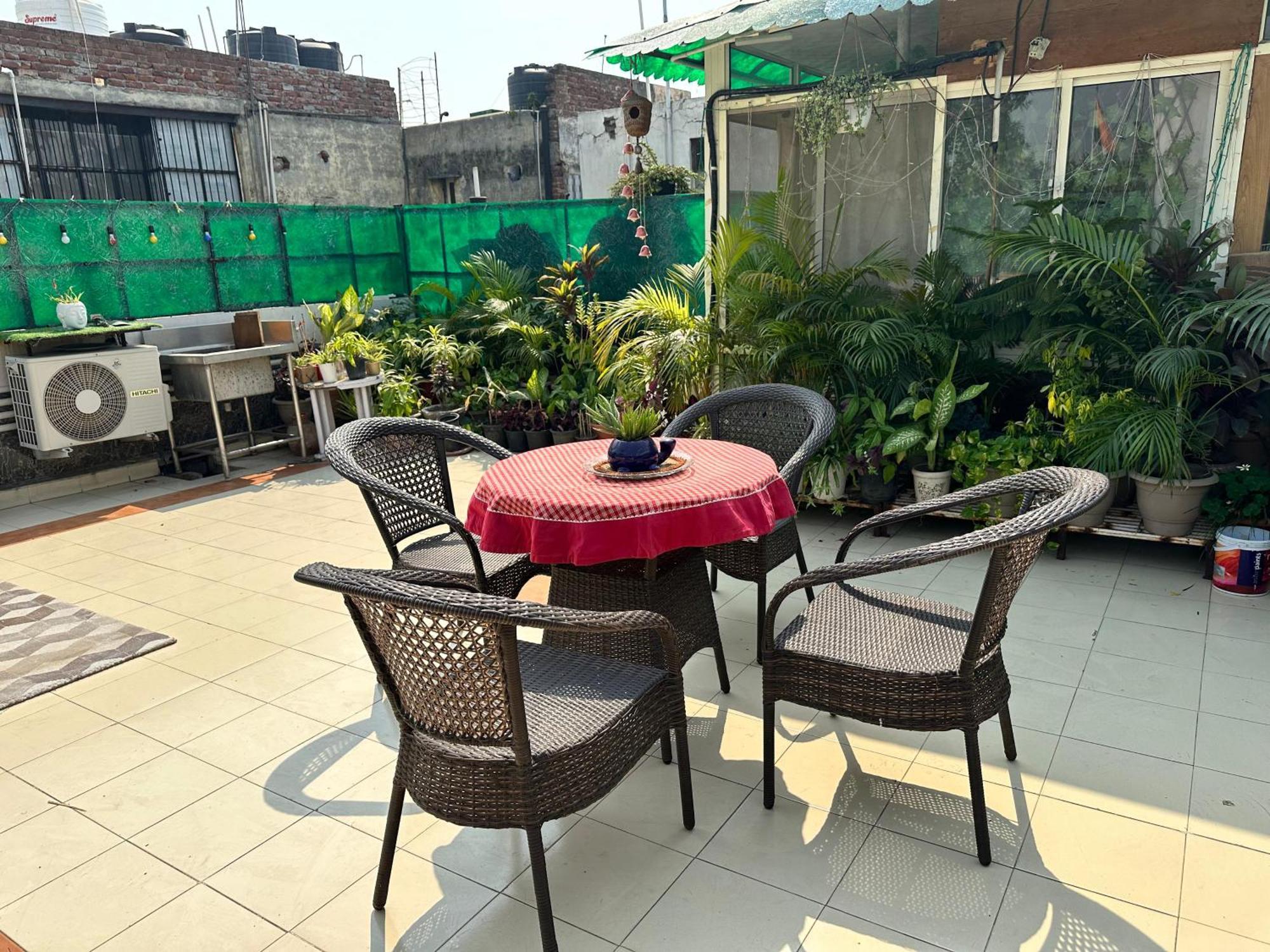 Breezy Rooftop Retreat *