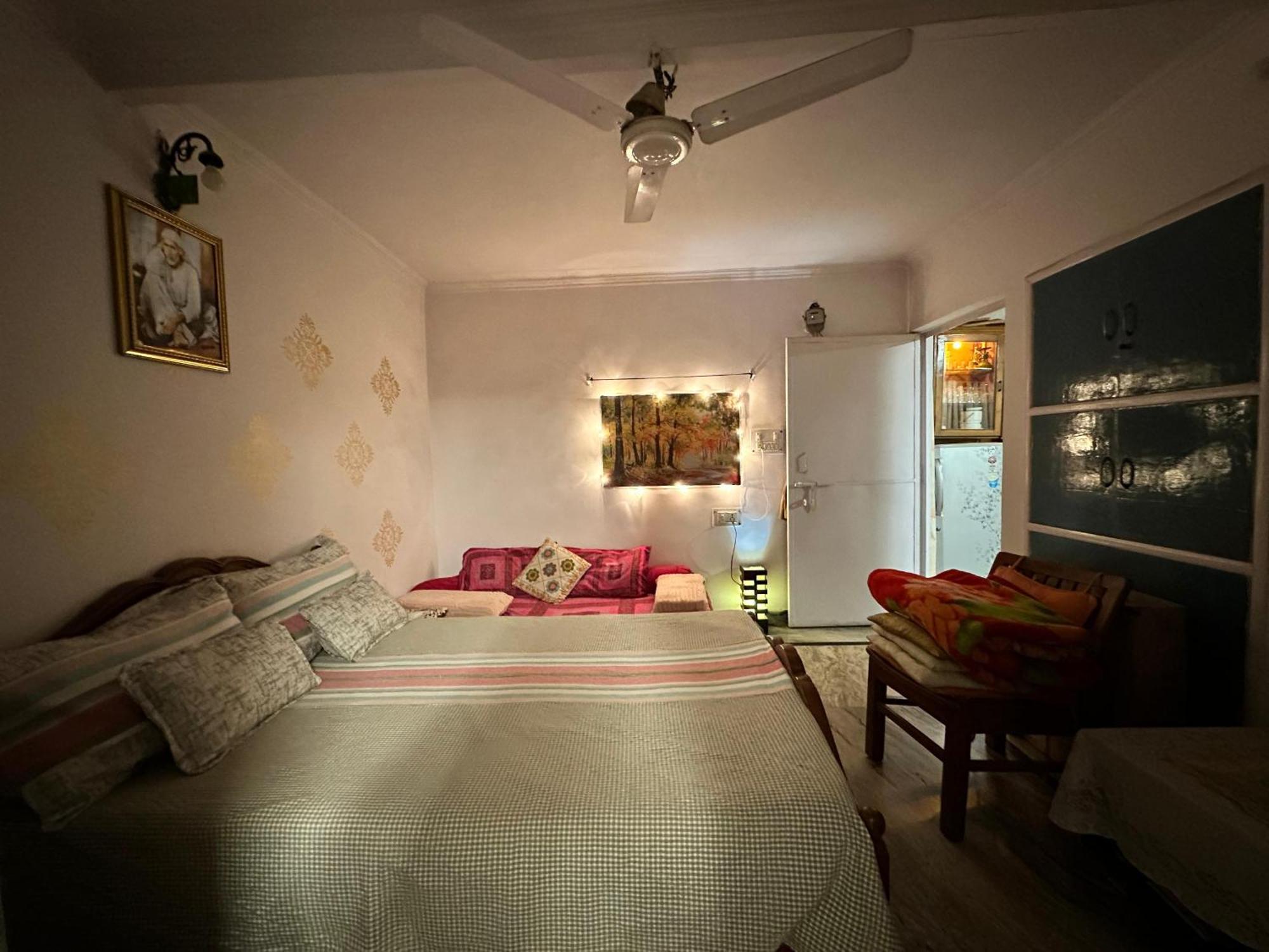 Breezy Rooftop Retreat Apartment